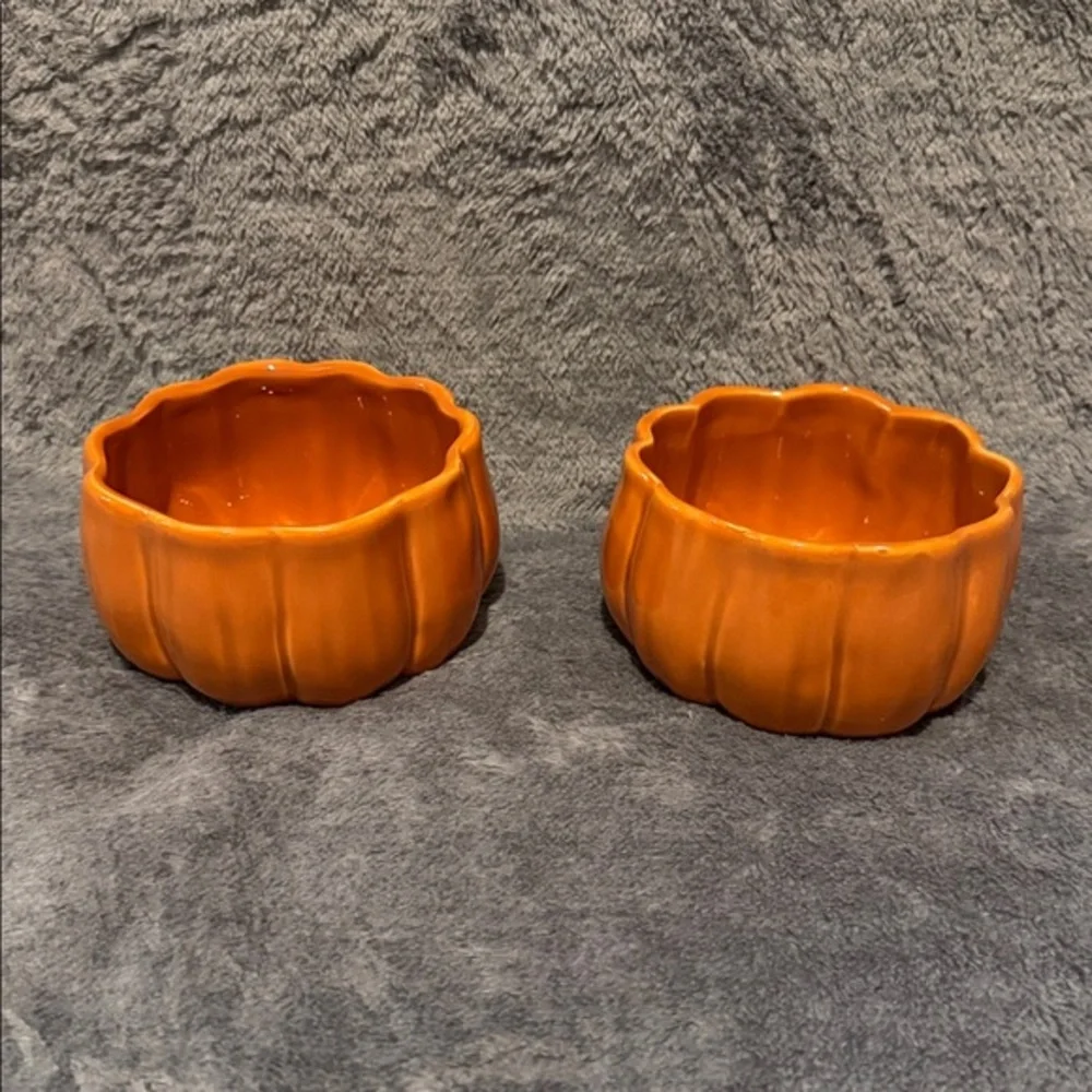 Set of 2 Pottery Barn Pumpkin Snack ORANGE bowl dishes Halloween